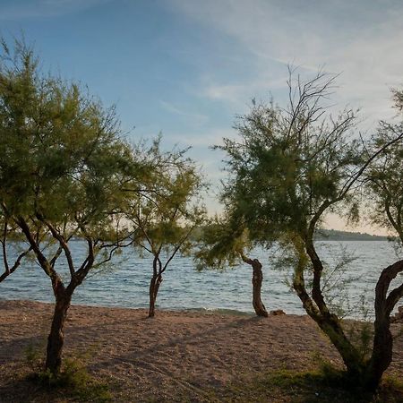 Beach Apartments Marijana Водице Екстериор снимка