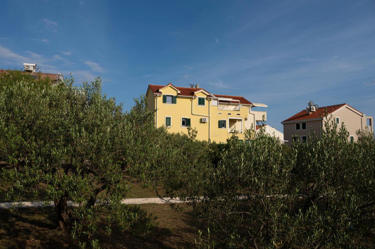 Beach Apartments Marijana Водице Екстериор снимка