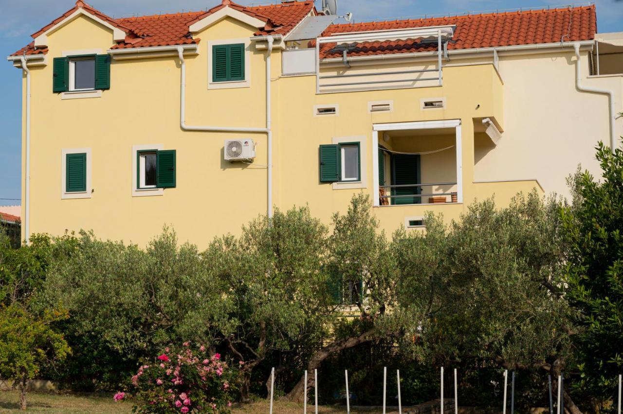 Beach Apartments Marijana Водице Екстериор снимка