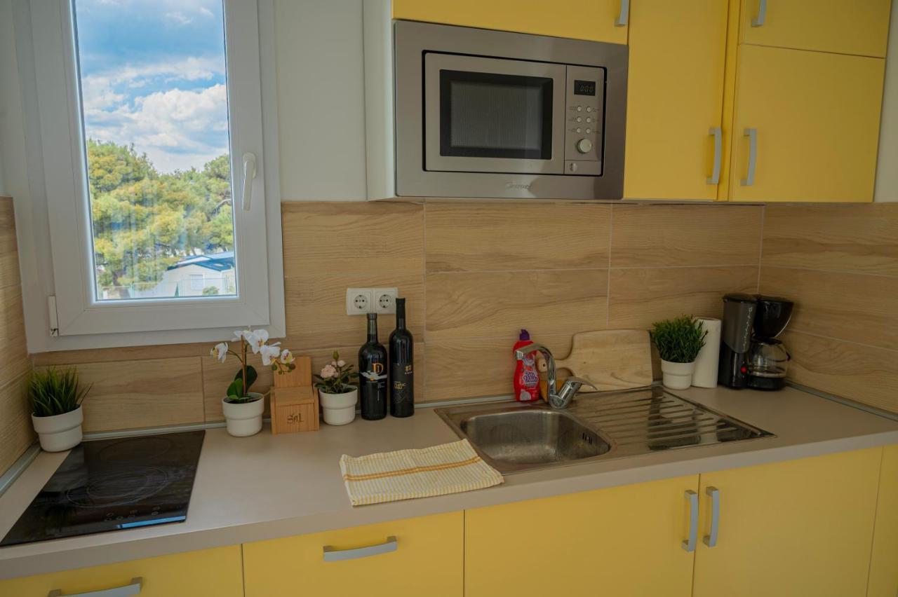 Beach Apartments Marijana Водице Екстериор снимка